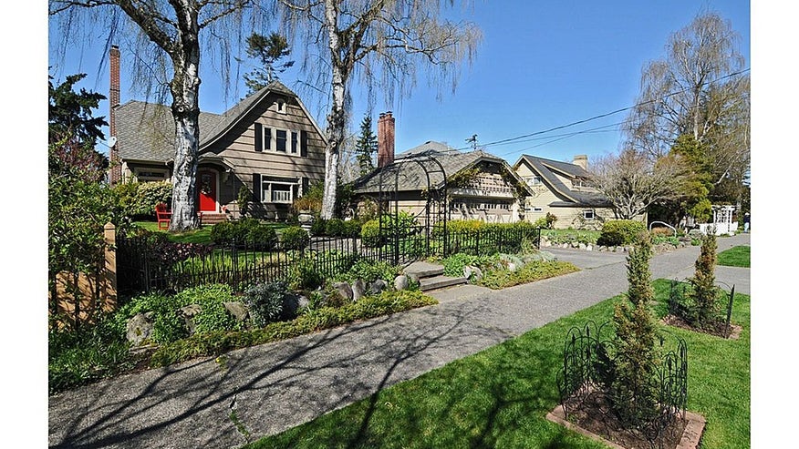 Zillow_Parking strip trees.jpg